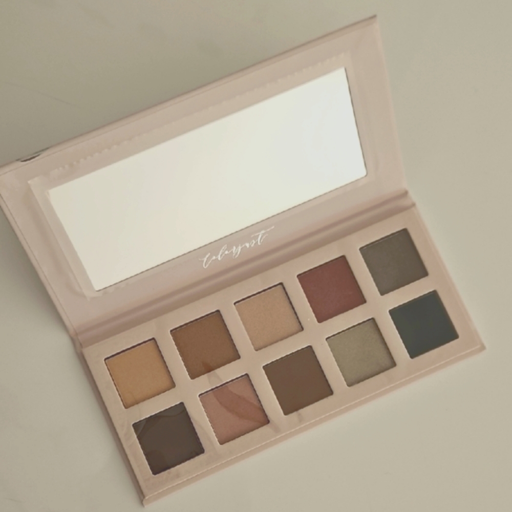 Neutrals Shimmer Eyeshadow Palette